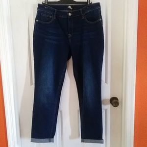 Tommy Bahama jeans.Slim boyfriend.